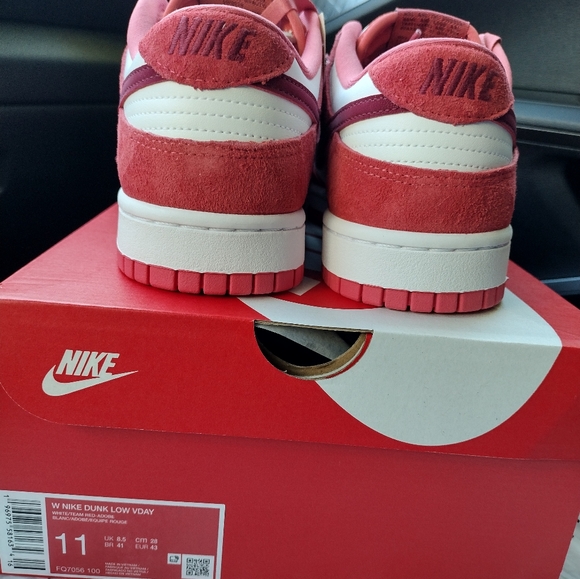 Nike Dunk Low " Valentines Day " Wmns - 11 - Picture 6 of 13